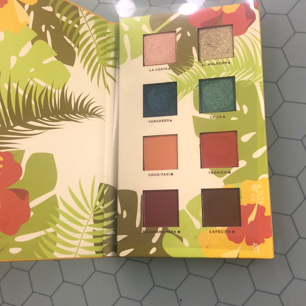 Alamar Cosmetics Reina Del Caribe palette